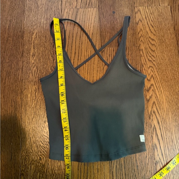 Vuori Rib Crop Tank Top Oregano Green Built in Bra - Picture 6 of 10